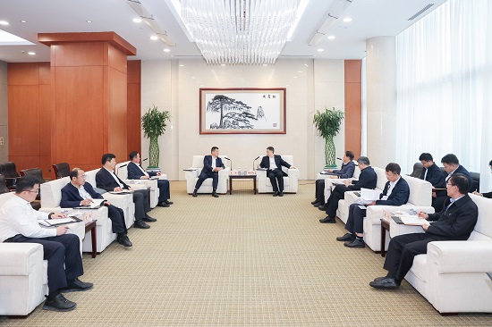 華能集團(tuán)黨組書(shū)記、董事長(zhǎng)溫樞剛會(huì)見(jiàn)山東能源集團(tuán)董事長(zhǎng)李偉