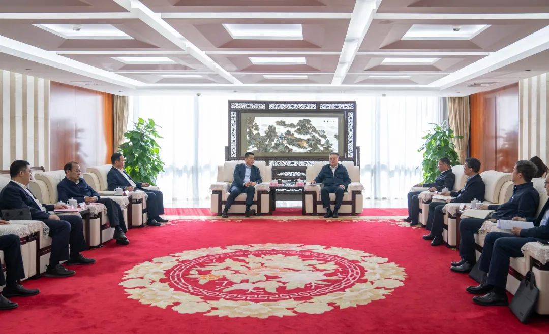 華電集團(tuán)黨組副書記、總經(jīng)理葉向東與山東能源黨委書記、董事長(zhǎng)李偉舉行會(huì)談