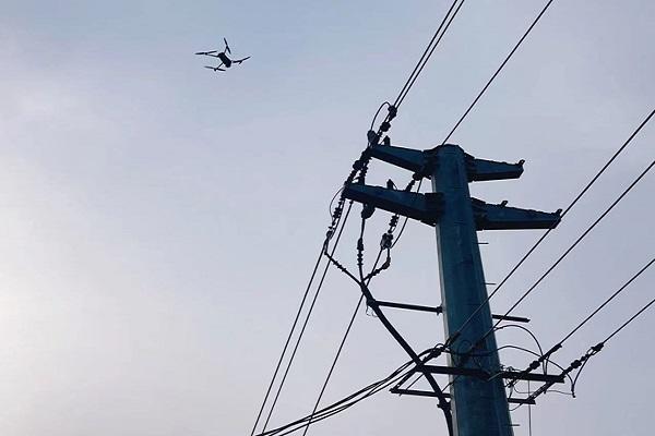 國(guó)網(wǎng)泰安供電公司開展無人機(jī)飛巡測(cè)溫，助力冬季供電安全