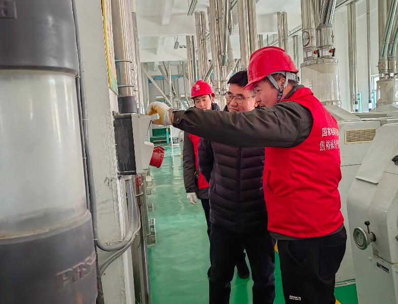 國網(wǎng)上蔡縣供電公司:迎戰(zhàn)寒潮 全力保供電