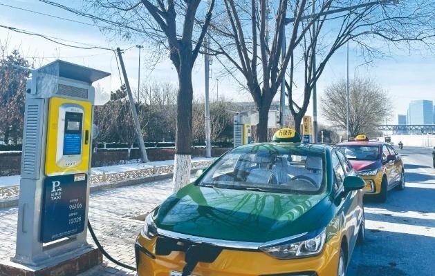 一天去四趟換電站，新能源出租車(chē)“不抗凍”怎么開(kāi)