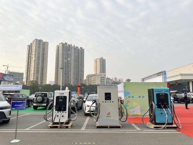 京能新能源助力婁底市新能源汽車下鄉(xiāng)，為鄉(xiāng)村振興添“綠”