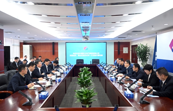 中國電建黨委常委、副總經(jīng)理王小軍與東方電氣副總經(jīng)理李忠軍舉行會談