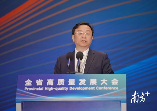 王傳福：新能源汽車(chē)發(fā)展只會(huì)快跑，不給喘口氣機(jī)會(huì)