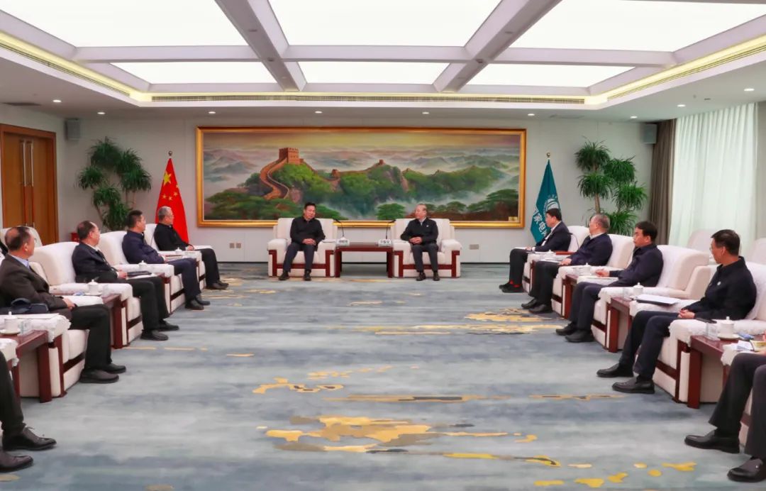 劉明勝、栗寶卿與國(guó)家電網(wǎng)董事長(zhǎng)辛保安、總經(jīng)理張智剛會(huì)談