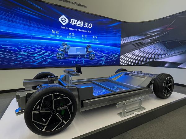 “新能源汽車(chē)第一城”再易主，深圳大幅超車(chē)，還有這些城市在踩油門(mén)