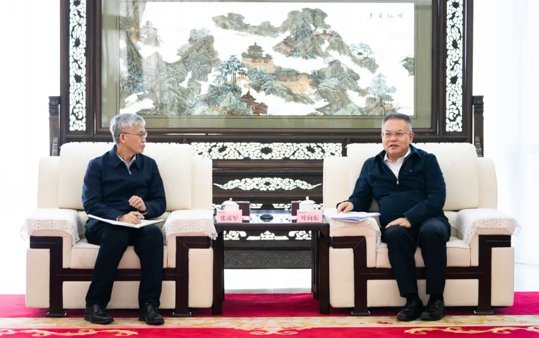華電集團(tuán)黨組副書(shū)記、董事、總經(jīng)理葉向東會(huì)見(jiàn)東方電氣董事、總經(jīng)理、黨組副書(shū)記張彥軍