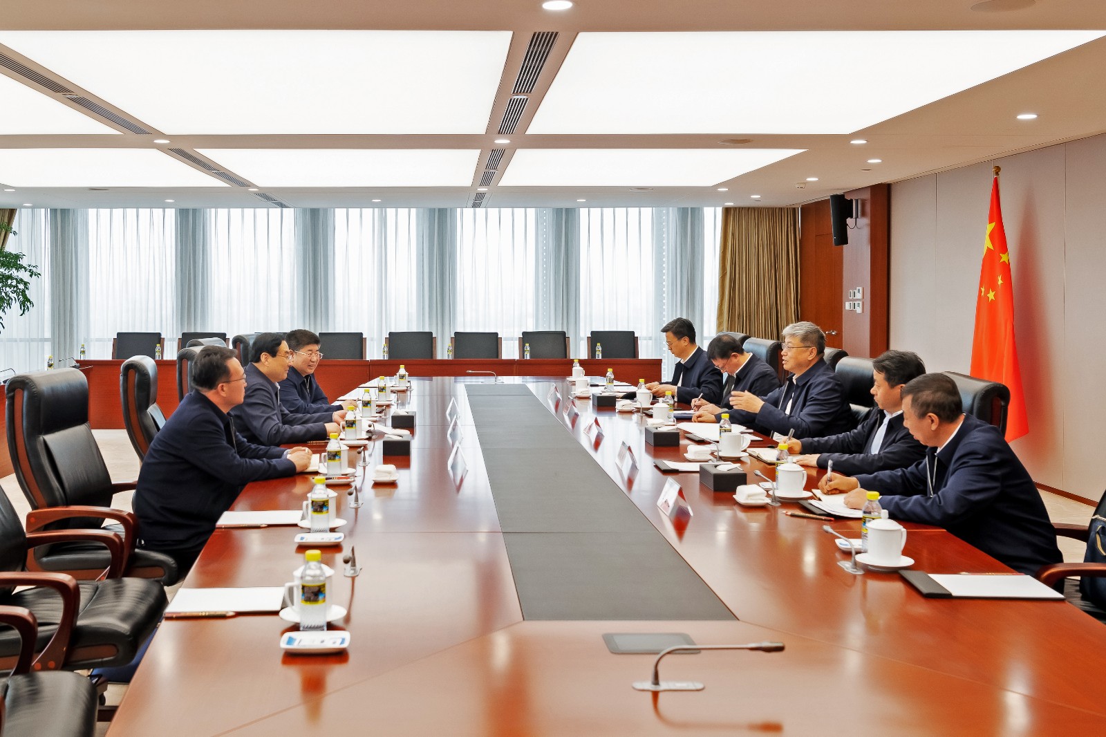 國家能源集團黨組書記、董事長劉國躍會見陜西省政協(xié)副主席、榆林市委書記張曉光