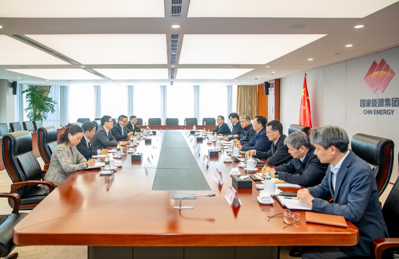 國家能源集團(tuán)黨組書記、董事長劉國躍會(huì)見上海電氣集團(tuán)黨委書記、董事長吳磊