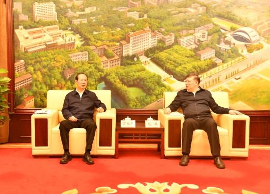 中國電建黨委書記、董事長丁焰章與華中科技大學(xué)校長尤政會(huì)談