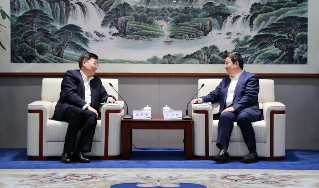 中國電氣裝備黨委書記、董事長白忠泉會見首鋼集團黨委書記、董事長趙民革