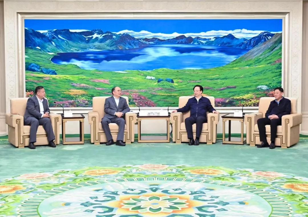 陽(yáng)光電源董事長(zhǎng)曹仁賢一行拜會(huì)吉林省委書(shū)記景俊海