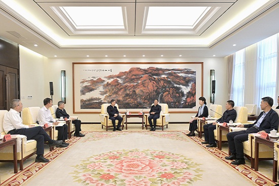 華能集團(tuán)黨組書記、董事長溫樞剛拜會內(nèi)蒙古自治區(qū)黨委書記孫紹騁、自治區(qū)主席王莉霞