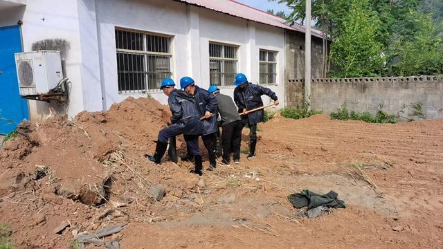 國網(wǎng)欒川縣供電公司未雨綢繆，扎實開展防汛演練