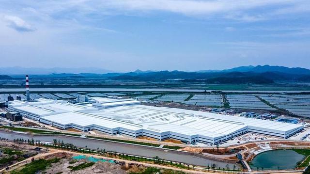 儲能“狂飆”，浙江這個(gè)小縣憑什么在萬億賽道里翻盤?