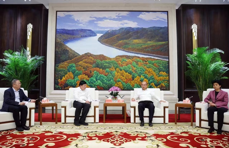 黑龍江省委書記許勤、省委副書記梁惠玲會(huì)見國家電網(wǎng)董事長張智剛一行