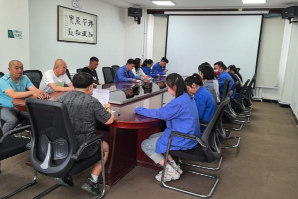 烏海千里山供電公司：加強理論學(xué)習(xí)，風(fēng)清氣正過節(jié)