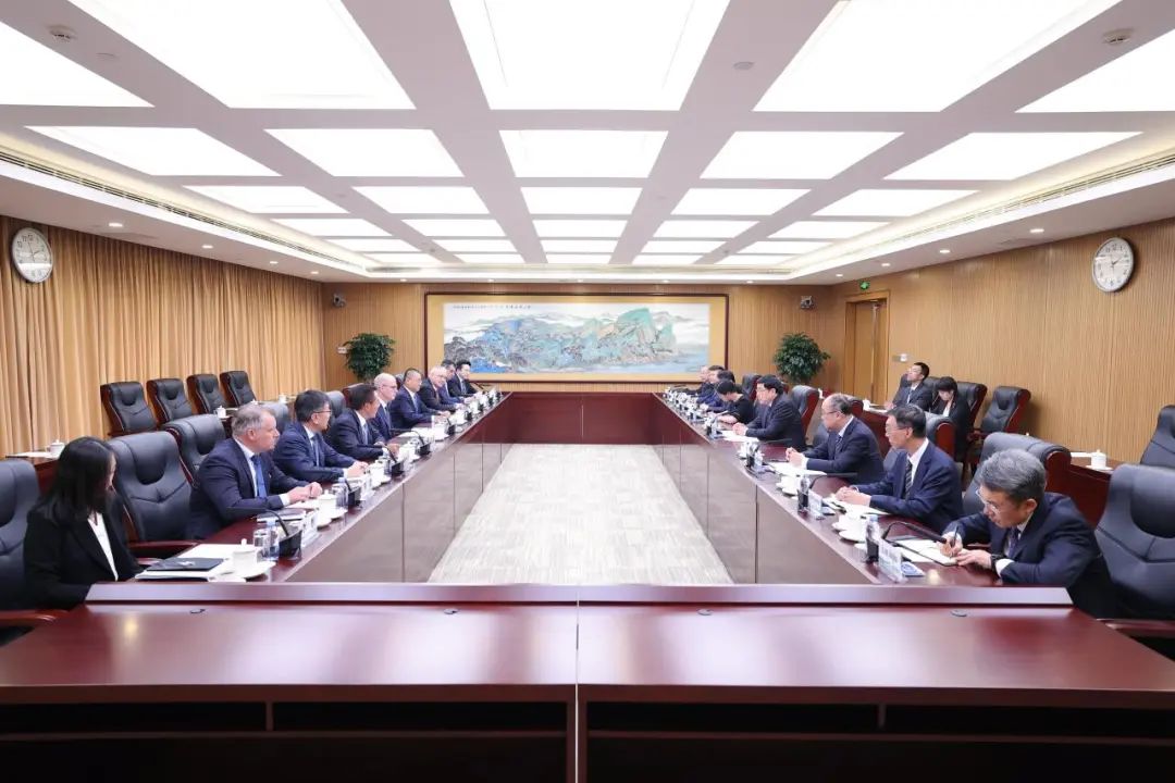 張智剛會(huì)見(jiàn)日立能源總裁方秦、候任總裁沈瑞博