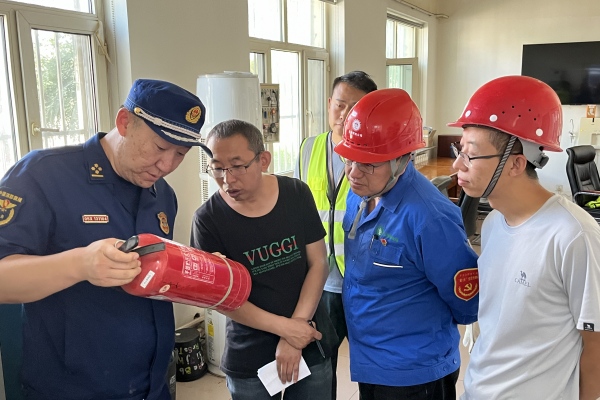 內(nèi)蒙古電力公司烏海千里山供電公司：蒙電愛心光明行，用電無憂筑防線