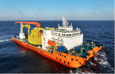 國家電網公司自主研發(fā)“國蛟一號”全國最大海纜施工船順利交付