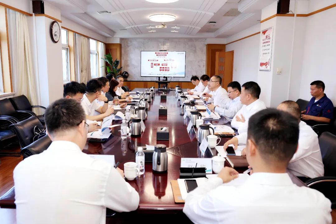 中國(guó)電氣裝備黨委書(shū)記、董事長(zhǎng)李洪鳳到寶雞駐地企業(yè)調(diào)研