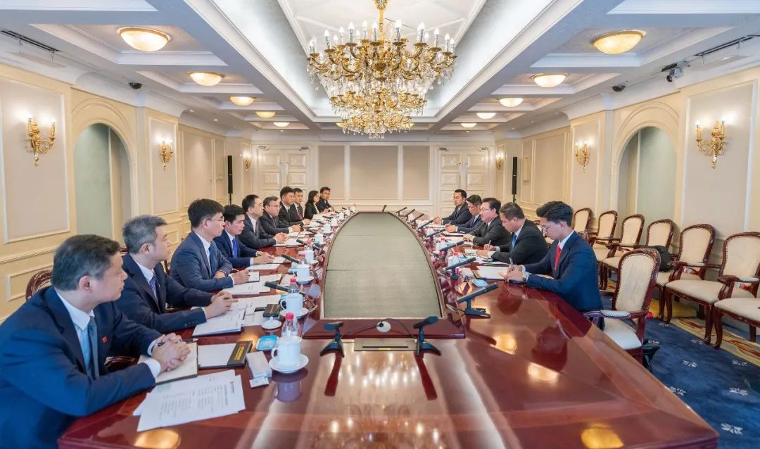 大唐集團(tuán)黨組書記、董事長(zhǎng)鄒磊與老撾總理府辦公廳部長(zhǎng)、總理首席顧問西納萬·蘇發(fā)努馮會(huì)談