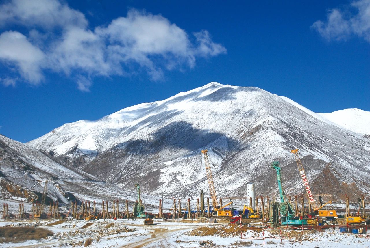 發(fā)揚(yáng)三種精神,提振高質(zhì)量發(fā)展精氣神