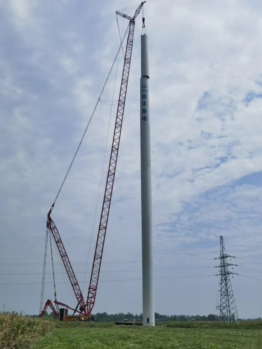 河南省唐河縣東王集、畢店60兆瓦風(fēng)電項(xiàng)目塔筒圓滿完成吊裝