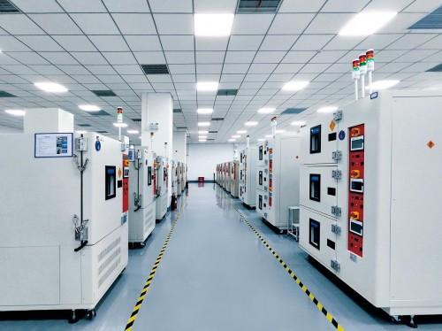 新型儲能行業(yè)快速發(fā)展，海博思創(chuàng)為產業(yè)規(guī)?；峁┯辛χ? width=