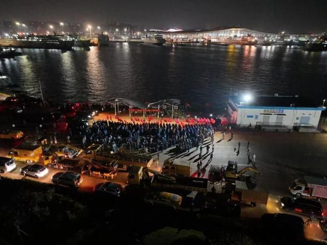 南方電網(wǎng)再派5500人隊(duì)伍，支援海南搶修復(fù)電