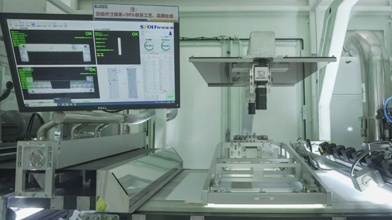 蜂巢能源全球首創(chuàng)熱復(fù)合飛疊技術(shù)，實現(xiàn)儲能短刀電芯高效高質(zhì)量生產(chǎn)