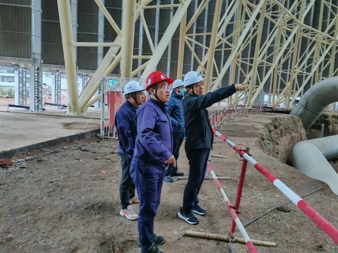 華電科工黨委委員、副總經(jīng)理亓炳生赴哈密鋼結(jié)構(gòu)間冷塔項(xiàng)目調(diào)研
