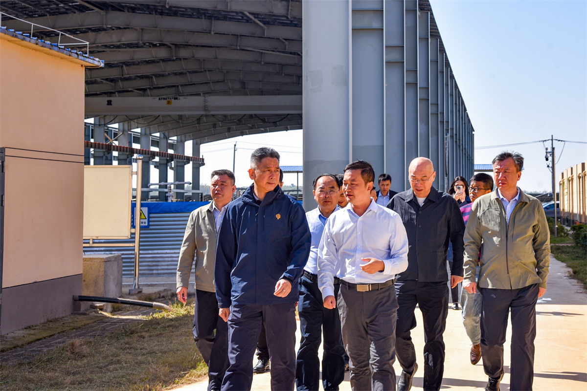 華潤集團副總經(jīng)理韓躍偉赴華潤赤壁鄉(xiāng)村振興示范區(qū)、華潤電力咸寧公司調(diào)研