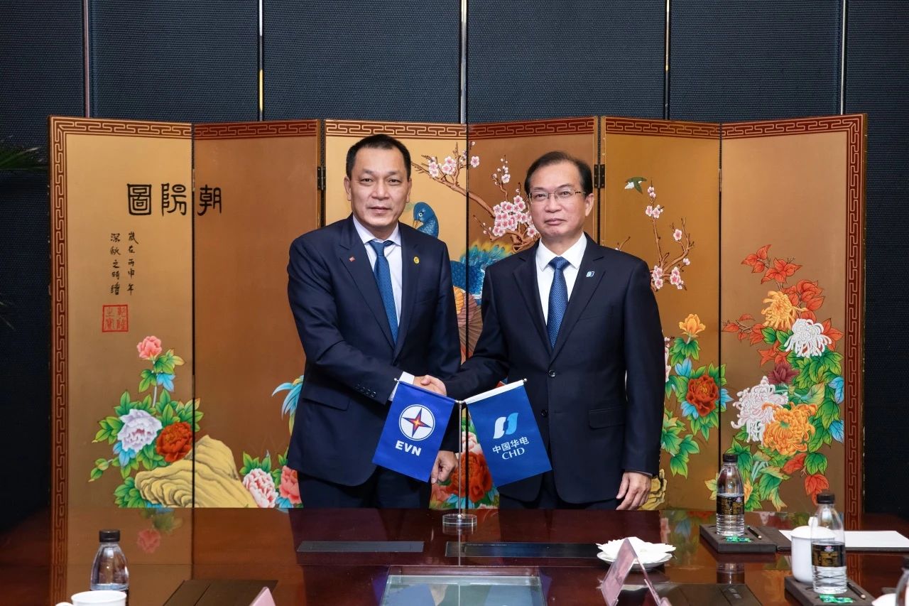 華電集團(tuán)黨組書記、董事長江毅與越南電力集團(tuán)董事長鄧黃安舉行會談