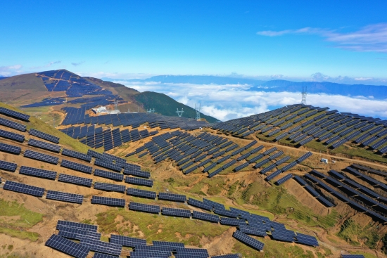 云南昭通羊窩頭、八棵樹光伏項目135兆瓦全容量并網(wǎng)發(fā)電