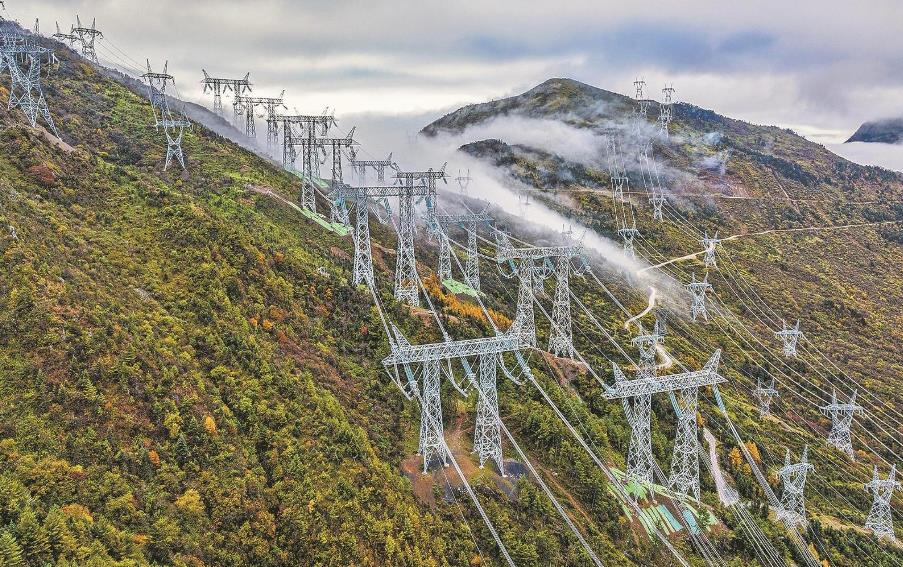 川渝、金上特高壓工程“6+4”重大檢修及特高壓施工跨越如期完成