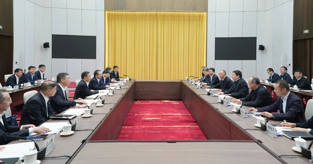 中國能建黨委書記、董事長宋海良與國家電網(wǎng)董事長、黨組書記張智剛會(huì)談