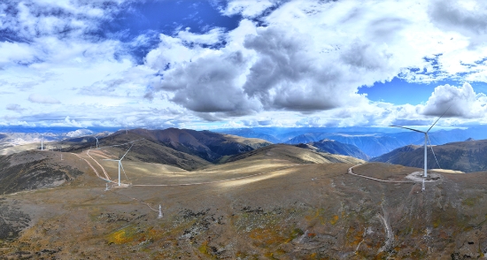 全球最高海拔風(fēng)電場全部風(fēng)機并網(wǎng)發(fā)電