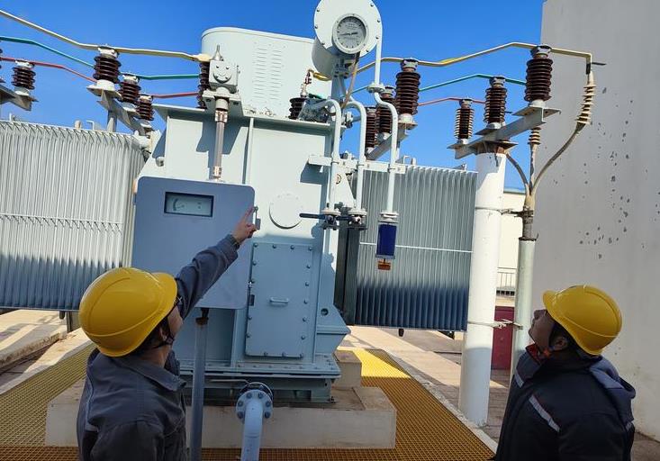 國網(wǎng)康?？h供電公司加強(qiáng)設(shè)備特巡 高效率保供迎峰度冬