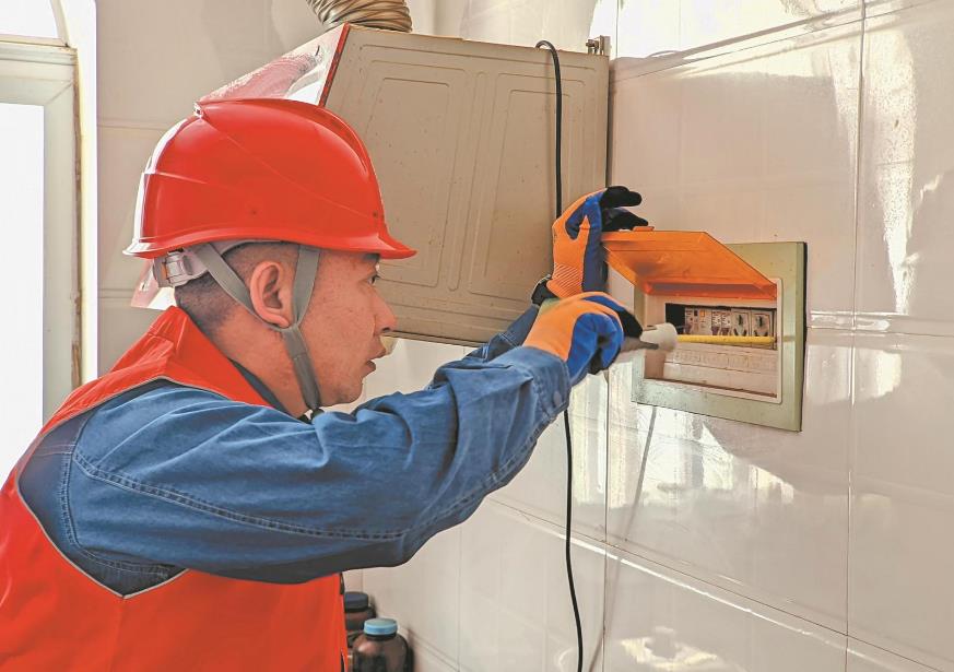 楊劍：“我們多操點心，客戶就多點方便”