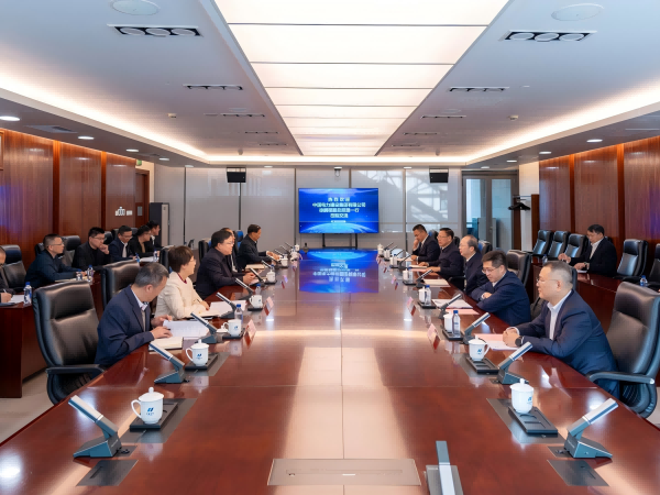 華電集團副總經理吳敬凱會見中國電建黨委常委、副總經理徐鵬程