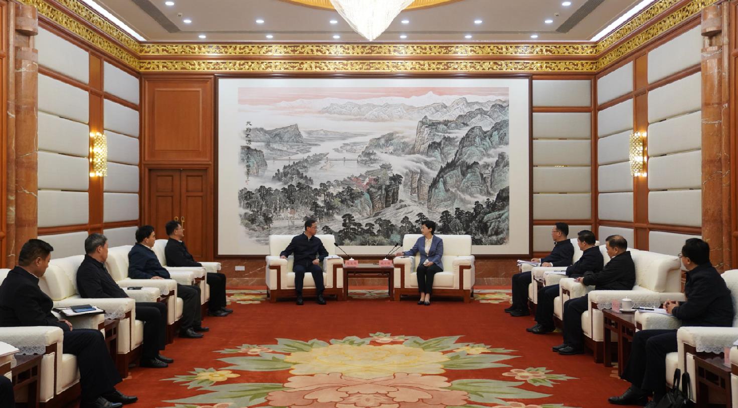 中國(guó)安能集團(tuán)黨委書記、董事長(zhǎng)陳奕輝拜會(huì)四川省委副書記、省長(zhǎng)施小琳