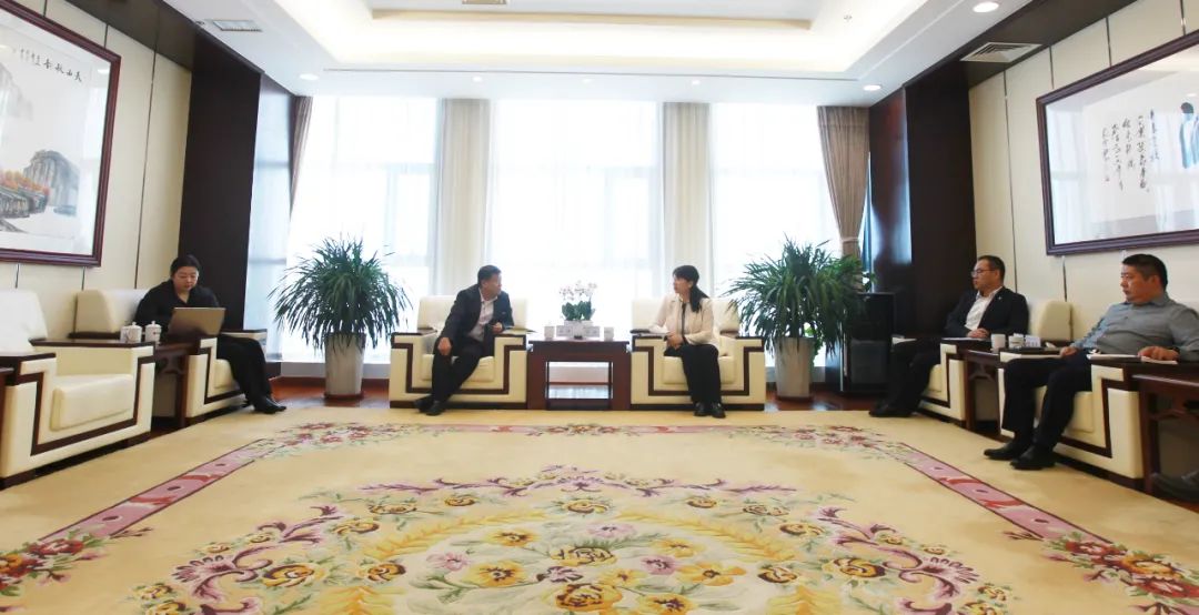 國家電投新疆公司張瑋、李國儉會見塔城地區(qū)發(fā)改委黨組書記劉沖