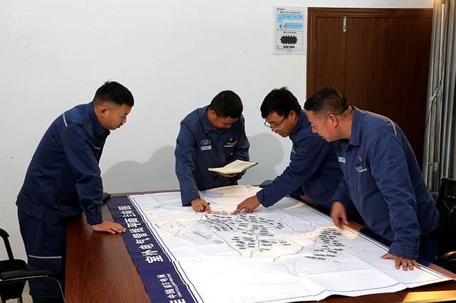 貴州興義供電局研發(fā)“智電擎鋒”機(jī)器人，實(shí)現(xiàn)營(yíng)配協(xié)同新突破