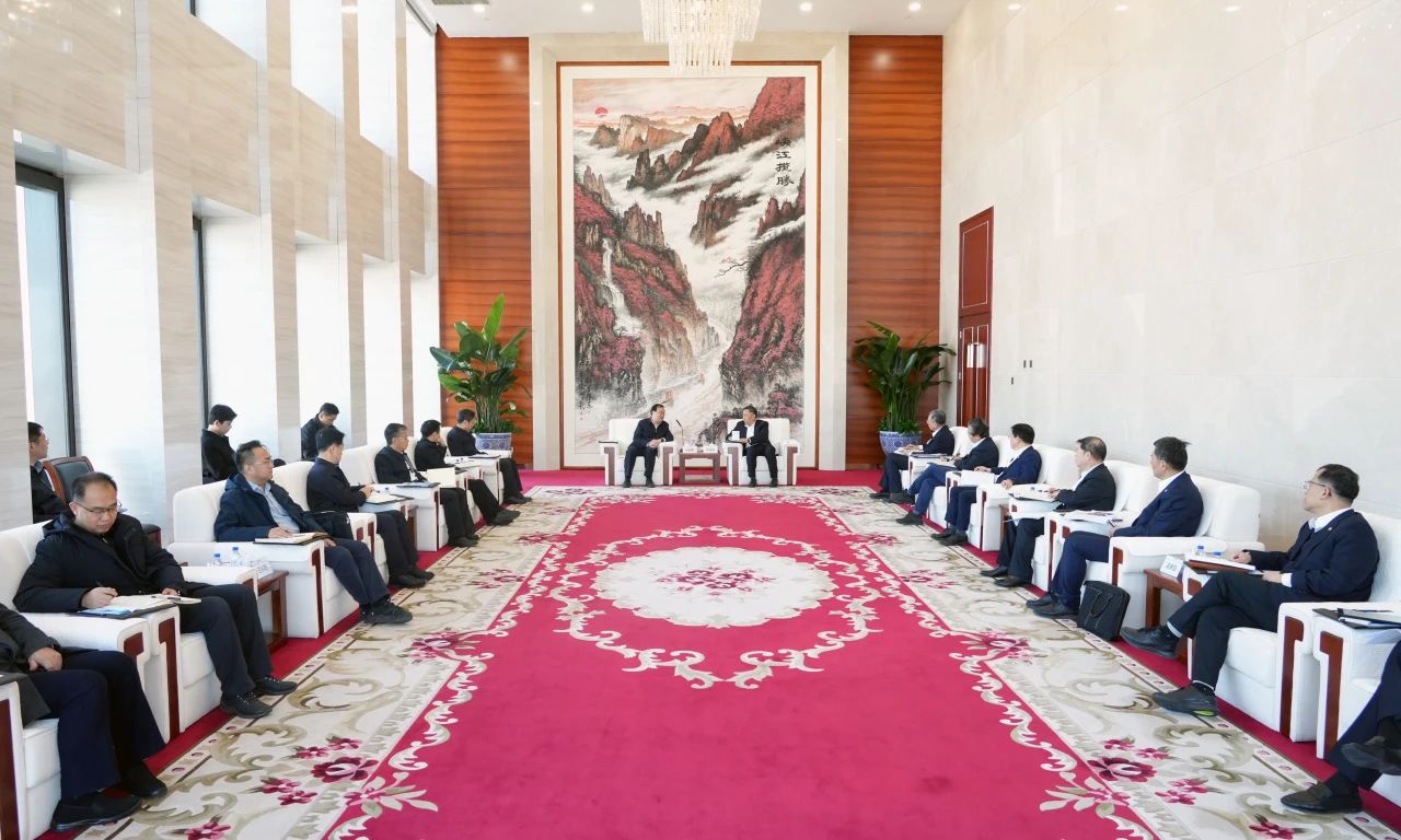 中國能建董事長宋海良、總經(jīng)理倪真與中國南水北調(diào)集團(tuán)董事長汪安南、總經(jīng)理孫志禹會談