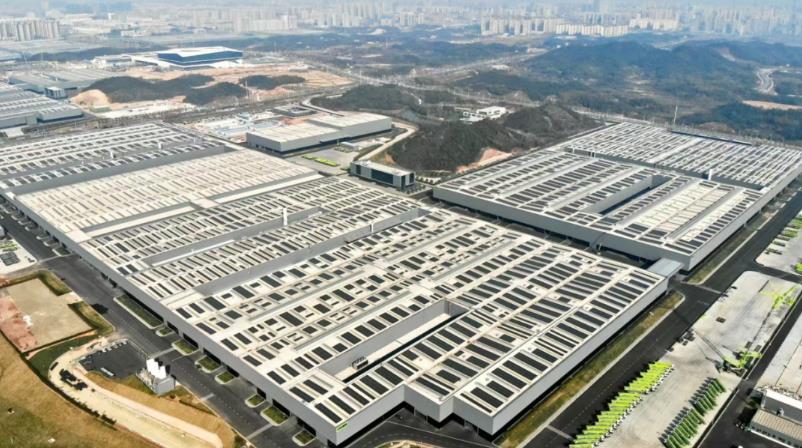 追“光”逐“綠”!中聯(lián)重科智慧產業(yè)城光伏工程全容量并網發(fā)電