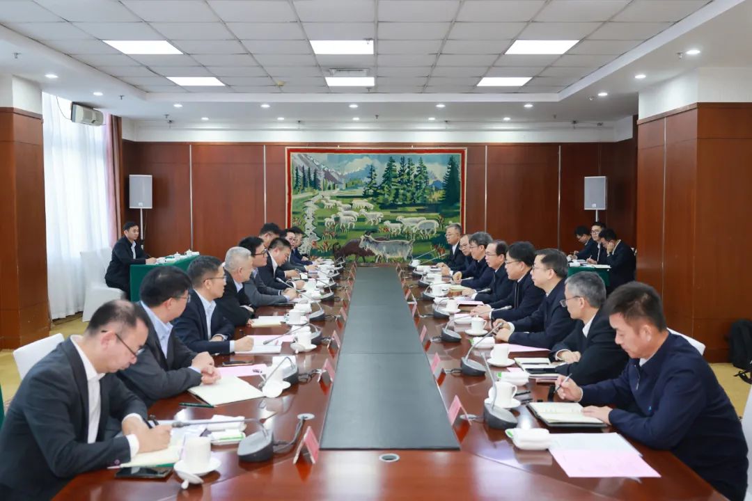 華電集團(tuán)黨組書記、董事長江毅與上海電氣黨委書記、董事長吳磊舉行會談