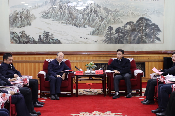 中國(guó)電建黨委常委、副總經(jīng)理徐鵬程拜會(huì)青海省