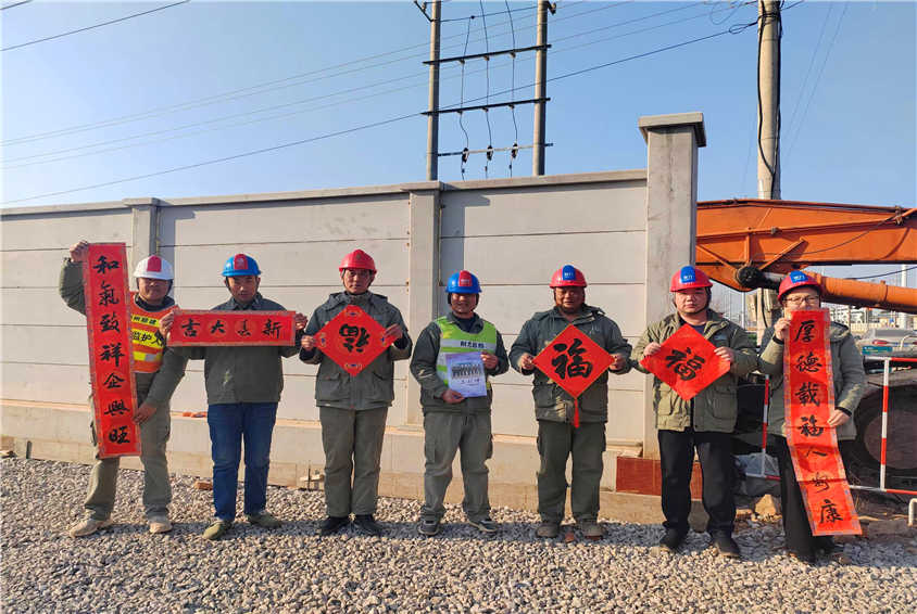 湖北荊力總包公司開(kāi)展走進(jìn)重點(diǎn)工程項(xiàng)目部，送文化到工地一線慰問(wèn)活動(dòng)