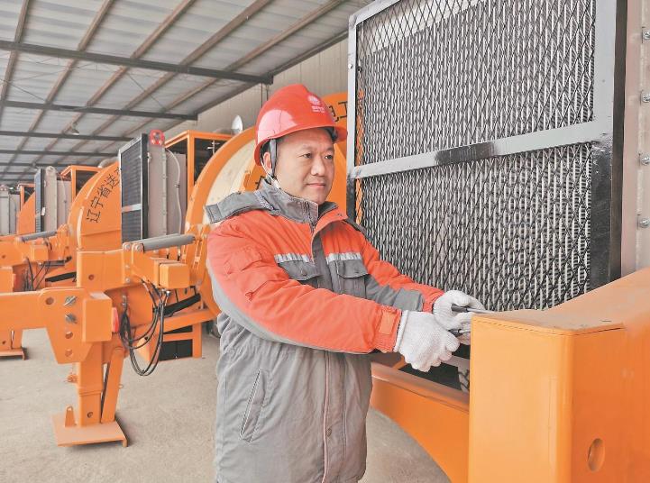 【國(guó)網(wǎng)特等勞?！筷愓穑簞?chuàng)新攻堅(jiān)步履不停 破解電網(wǎng)施工難題